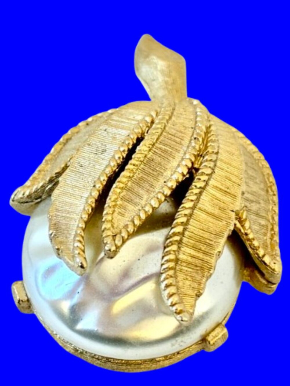 Sarah Coventry Large Pearl Blossom Gold-tone Pendant with Leaves